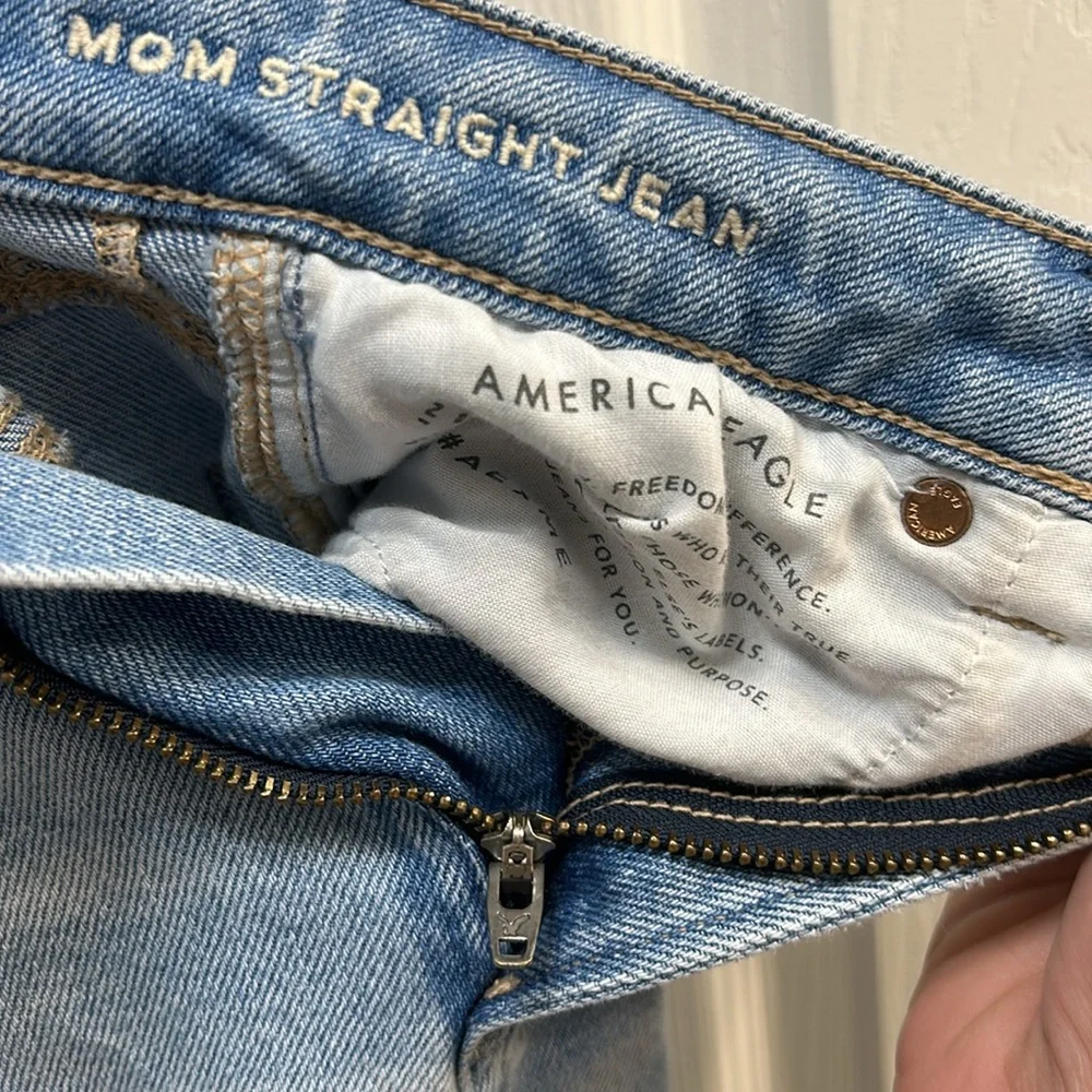 American Eagle Stretch Mom Straight Jean Distressed Size 00 Regular - Picture 5 of 6